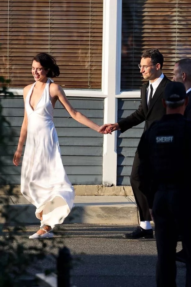 0_PAY-Margaret-Qualley-and-Jack-Antonoff-are-all-smiles-after-their-star-studded-wedding-in-New-Jersey