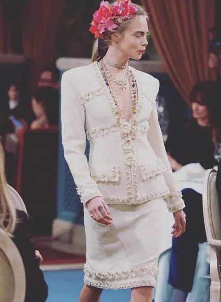 Cara-Delevingne-defile-pour-Chanel-Paris-le-6-decembre-2016-1
