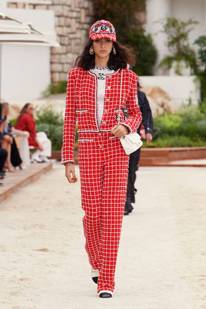 banner-chanel-cruise-2023-680x1020