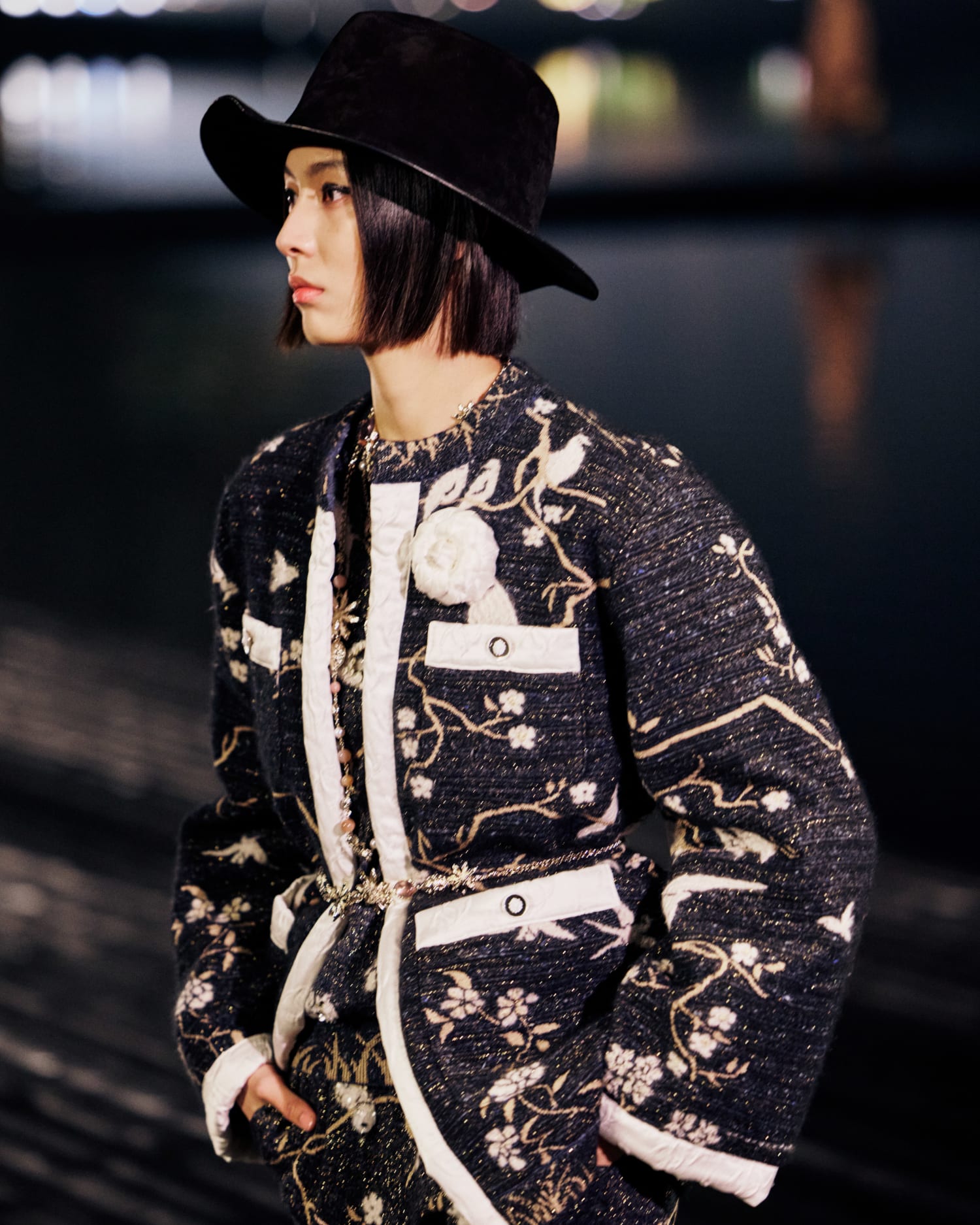 chanel_2024-25-metiers-dart-show-ambiance_look-17_copyright-chanel-LD-1