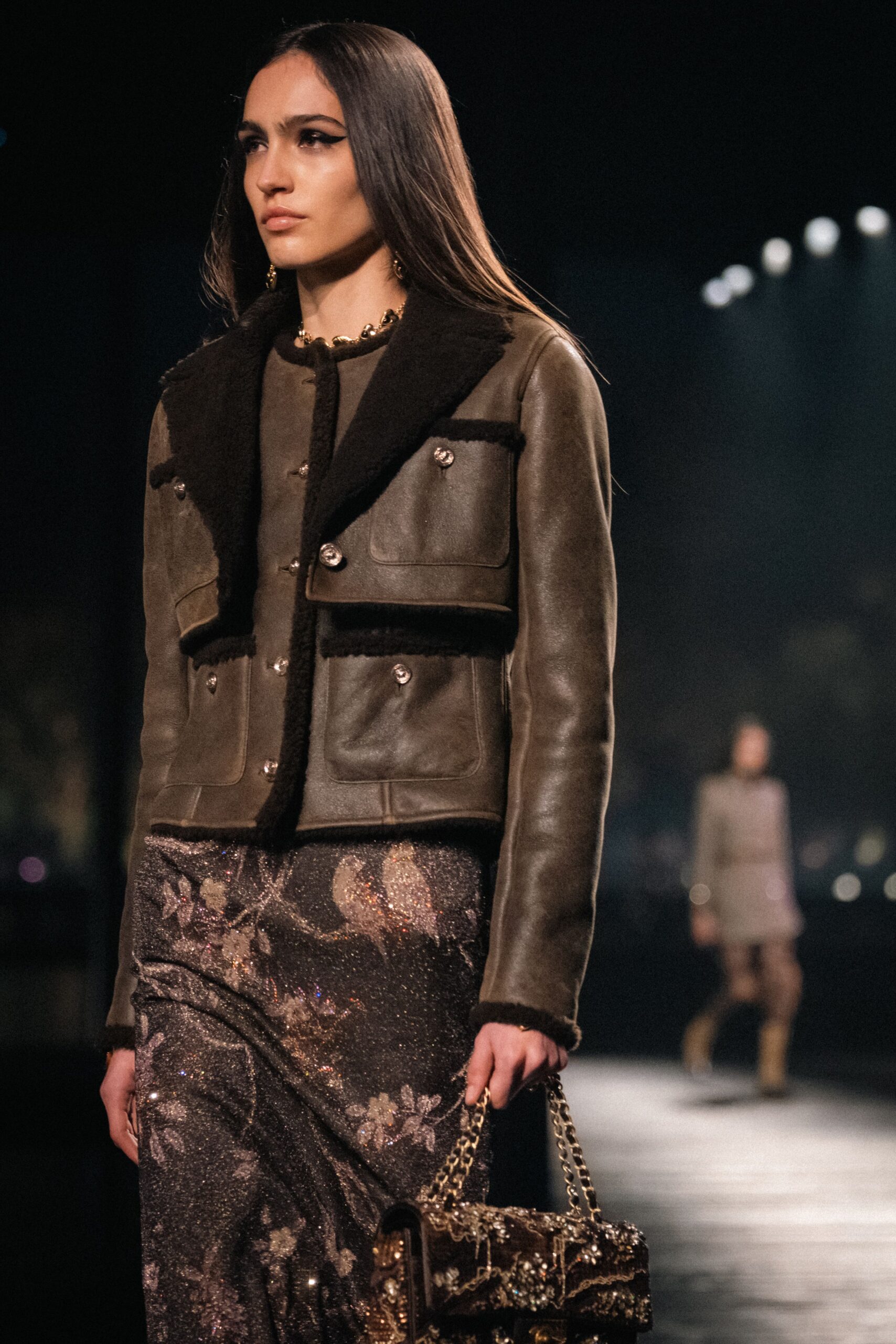 chanel_2024_25_metiers_dart_show_ambiance_look_12_copyright_chanel_HD_bc4d241296