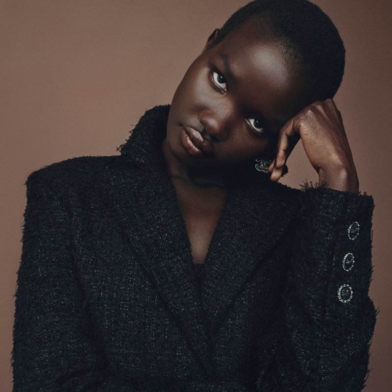 Chanel-Beauty-Makeup-Fall-2022-Campaign03
