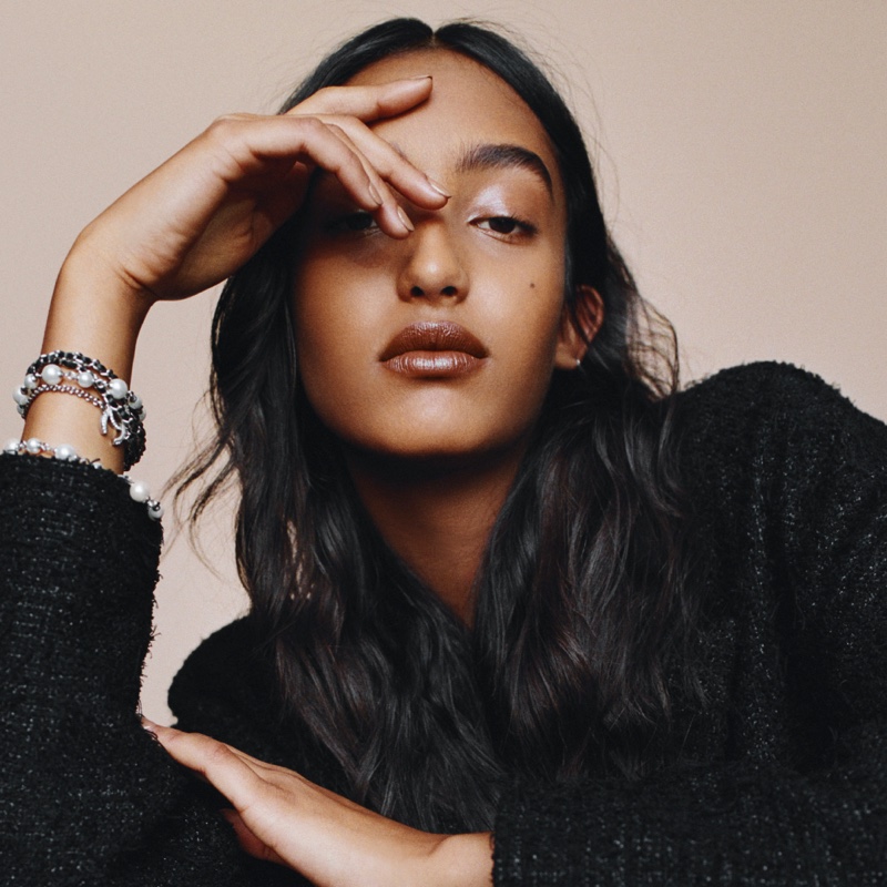Chanel-Beauty-Makeup-Fall-2022-Campaign04