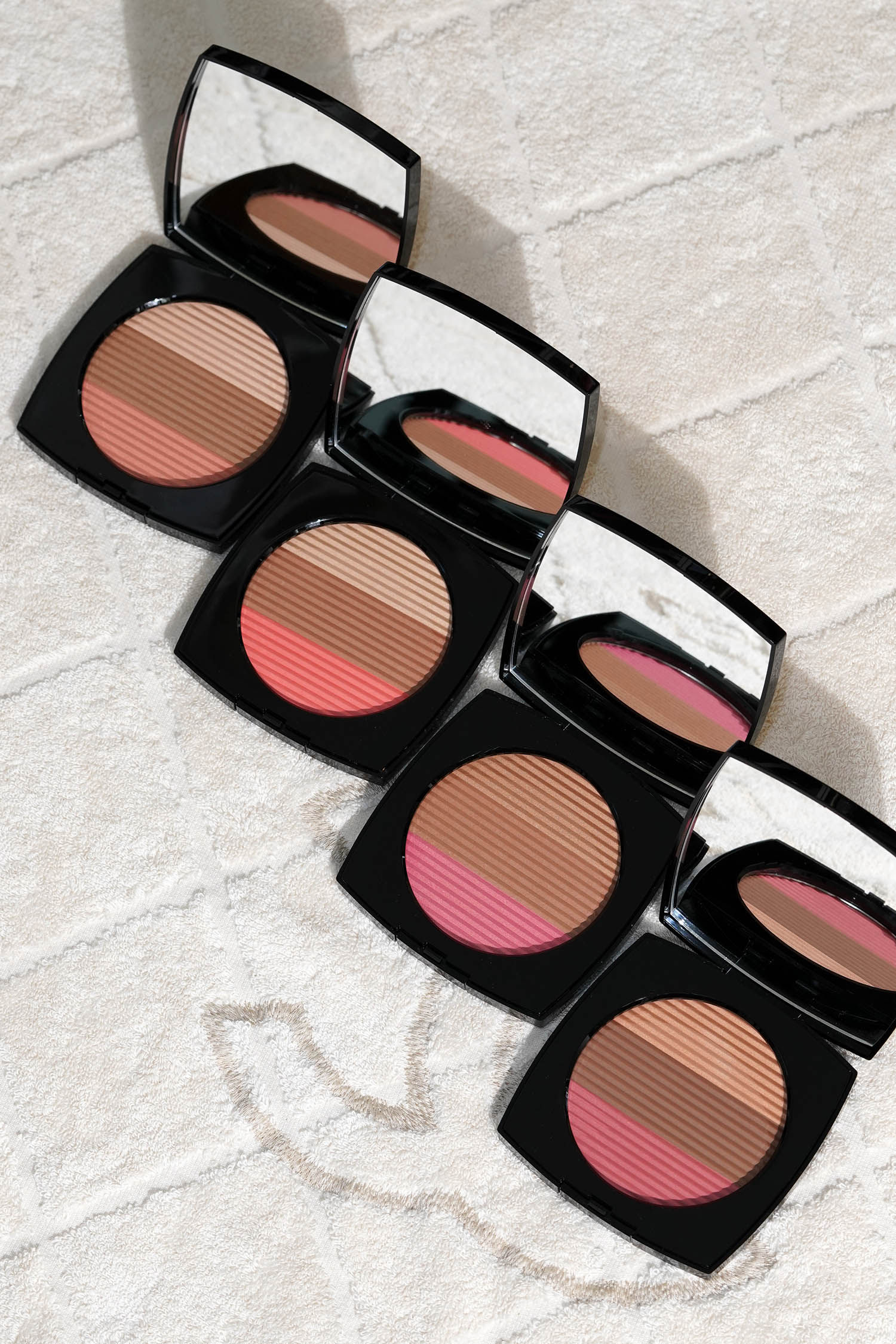 Chanel-Les-Beiges-Summer-Bronzer-2024-BEAUTYLOOKBOOK