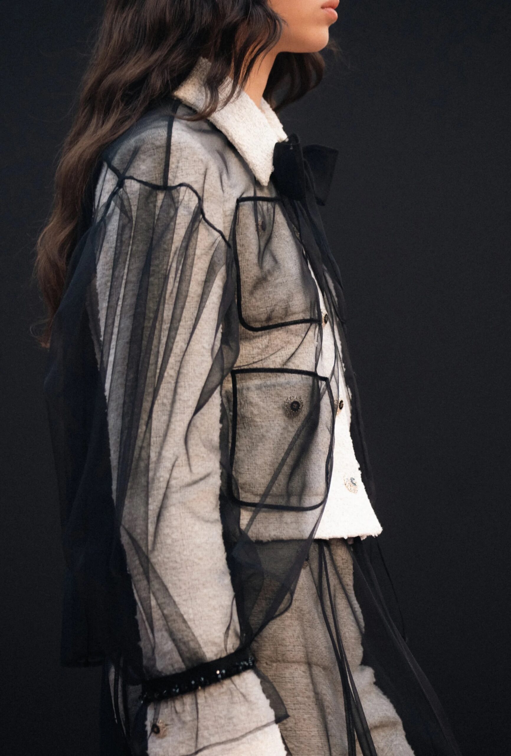 sys-master-content-h31-h3a-10739177914398look-002-d02-fall-winter-2025-26-chanel-show