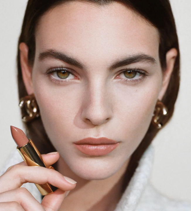 Chanel-FW-2022-Makeup-Collection-3