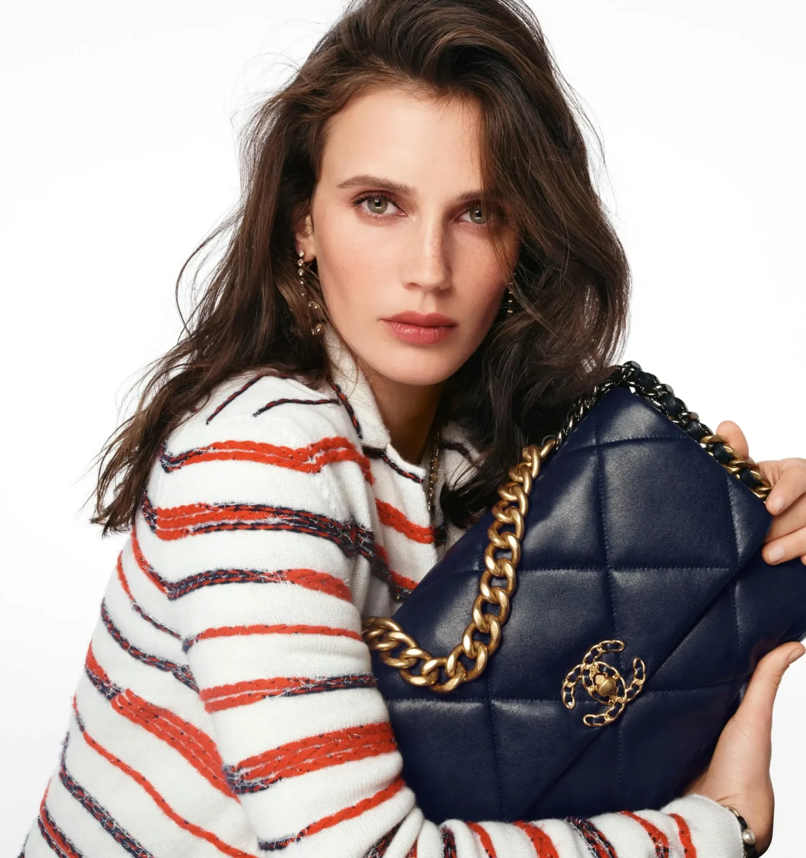 1632387668-1603353307782700-19