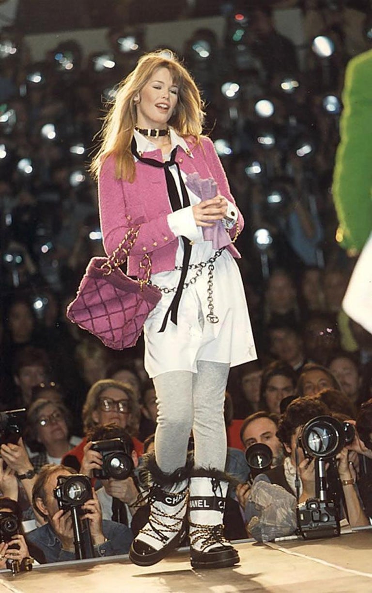 ClaudiaSchiffer_runway_moonboots_2_master