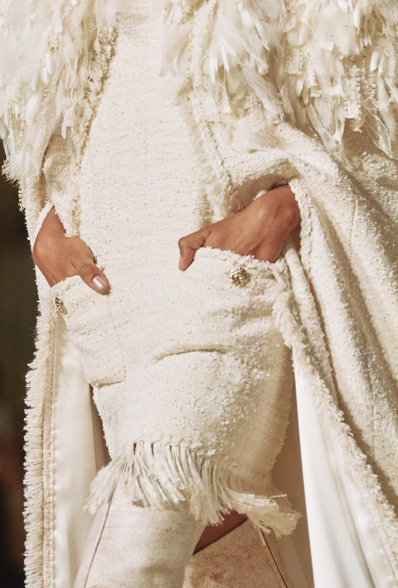 FSH-1752076767276-fall-winter-2025-26-haute-couture-003d03