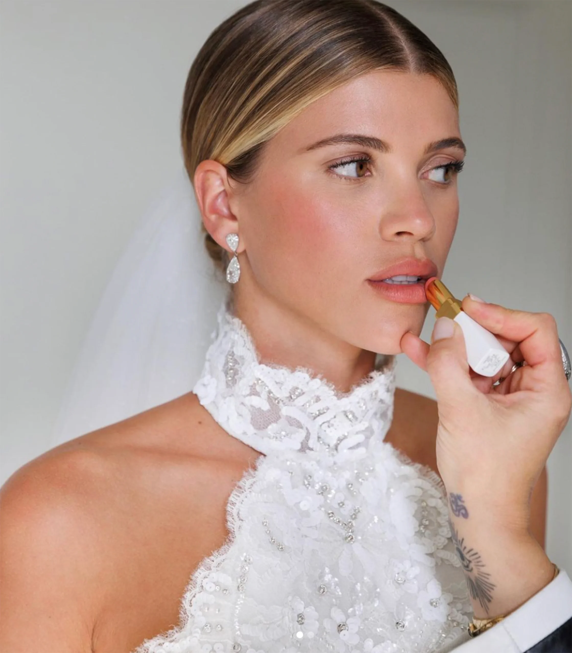 sofia-richie-wedding-makeup_feature