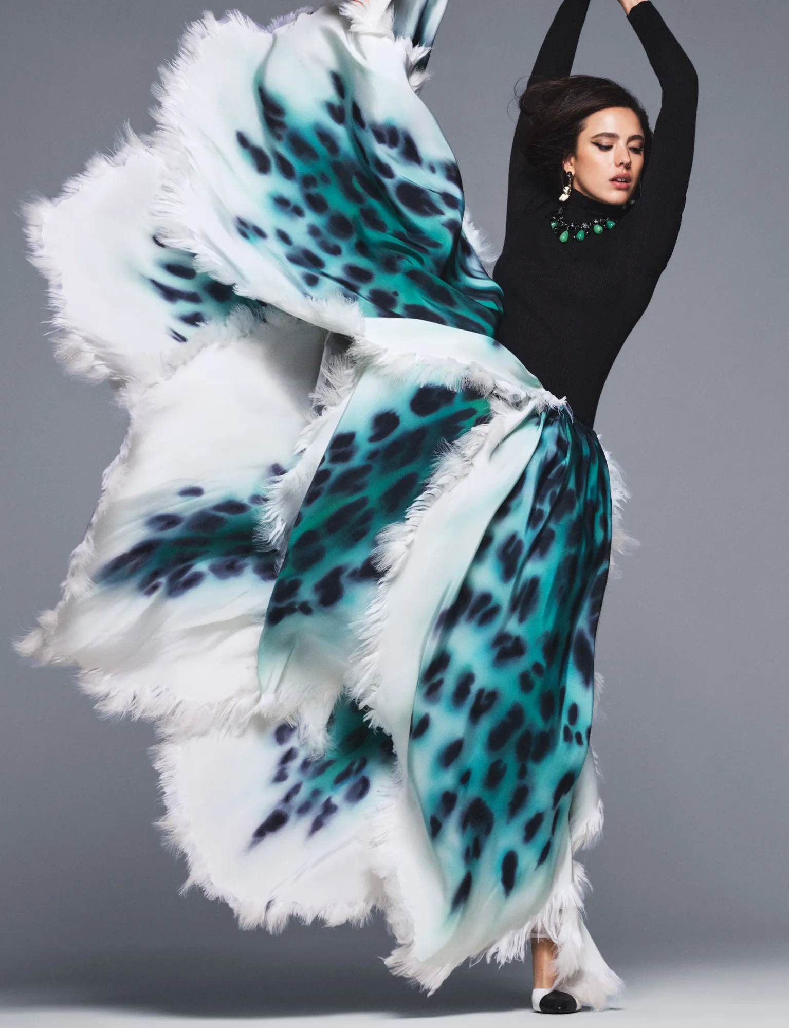 202603_Margaret_Qualley_embed04