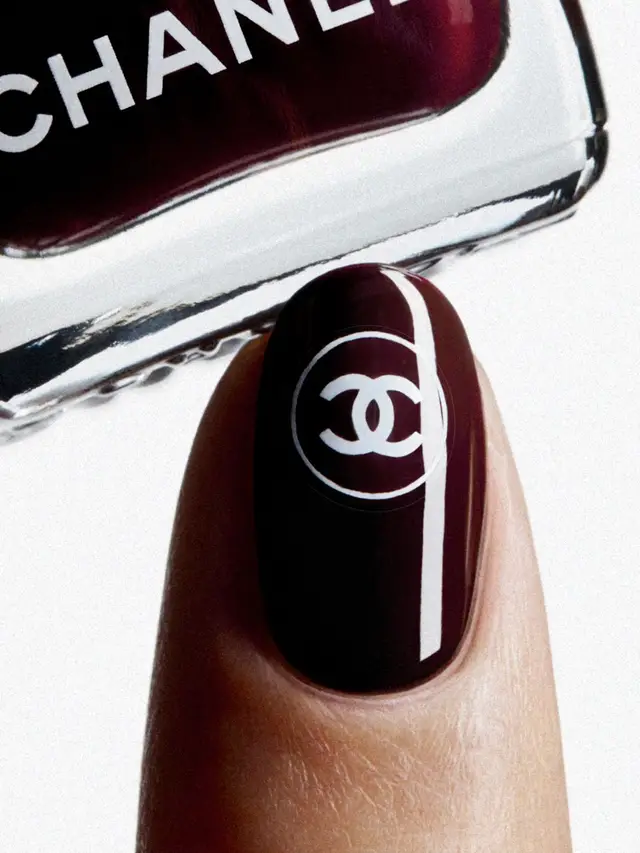 7d2c1865da13-chanel-nail-polish-with-white-sticker