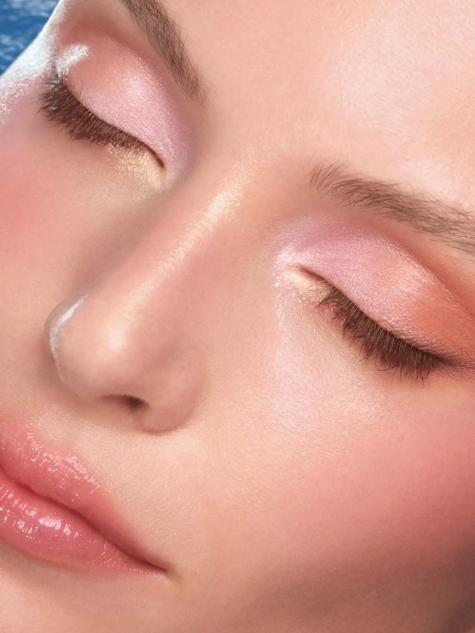 1777366784428-vl-summer-s-calling-2026-closeup3-editopush_2596x1948